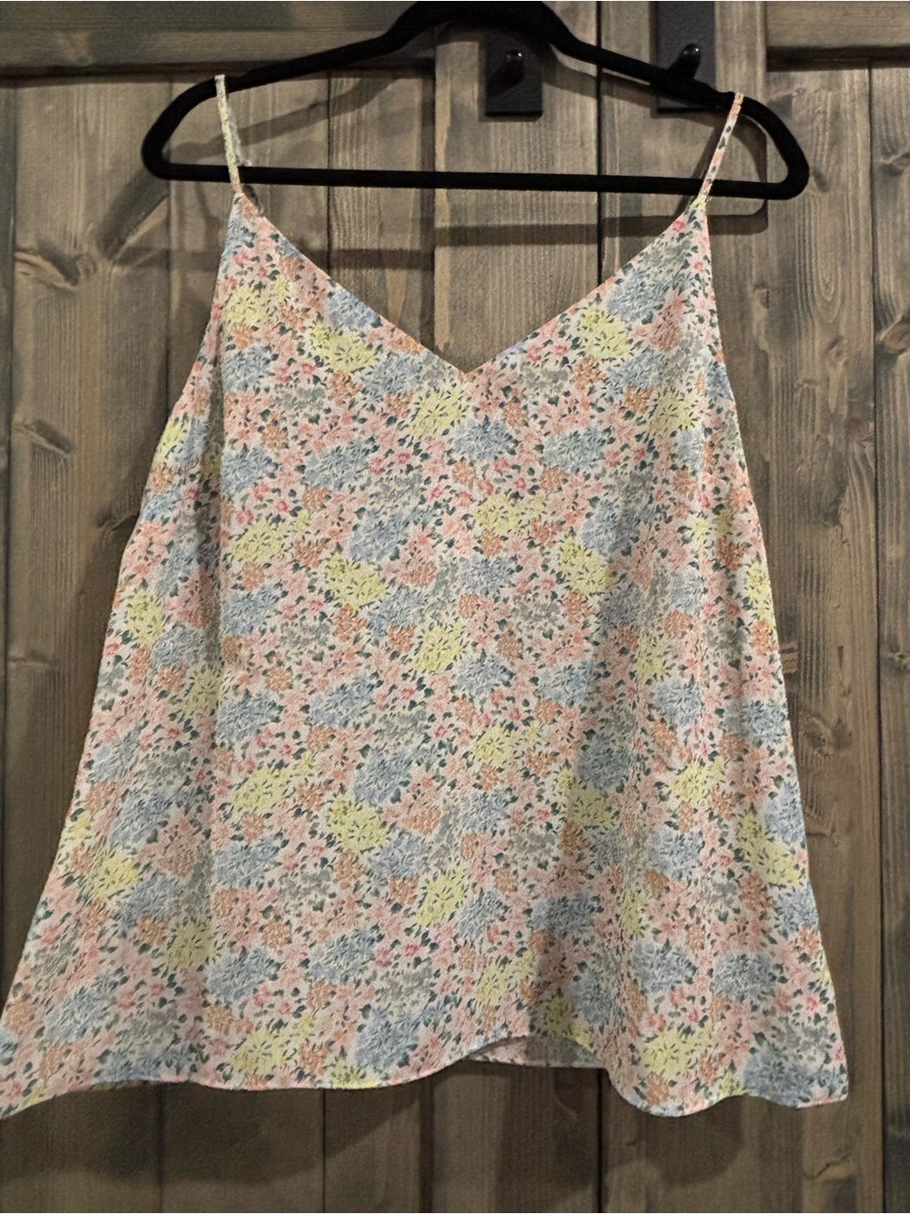 Women's Pastel Floral V-Neck Spaghetti Strap Camisole - Pastel Multi